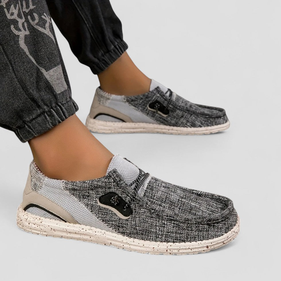 VogeLuxe | Casual instappers voor heren met kleurvlakken 1