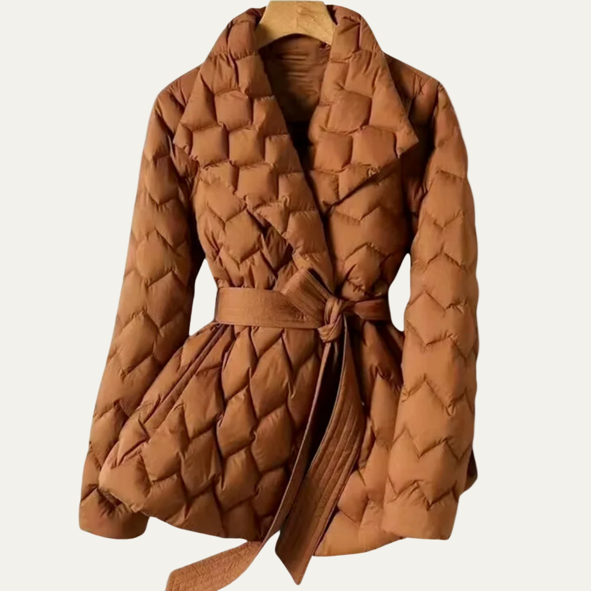 VogeLuxe | Gewatteerde damesjas met tailleband 1