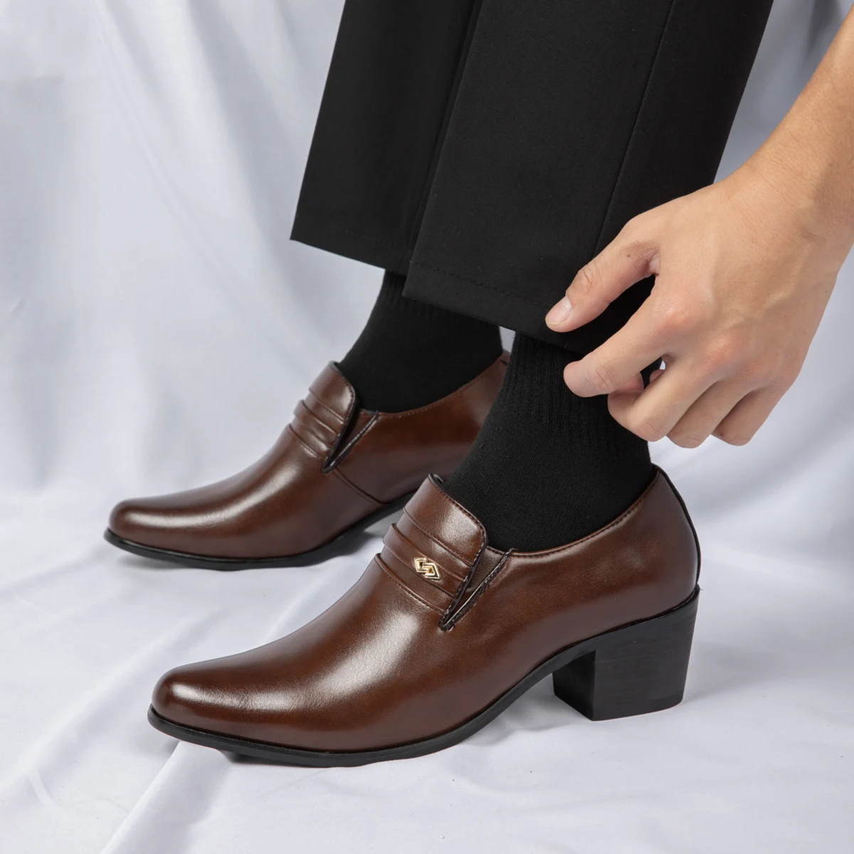 VogeLuxe | Heren leren instapschoen met decoratieve band 8