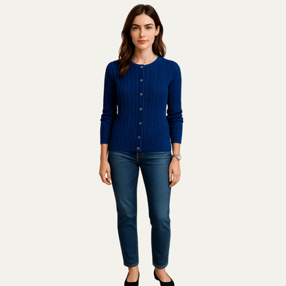 VogeLuxe | Kabelgebreide damescardigan met knoopsluiting 2