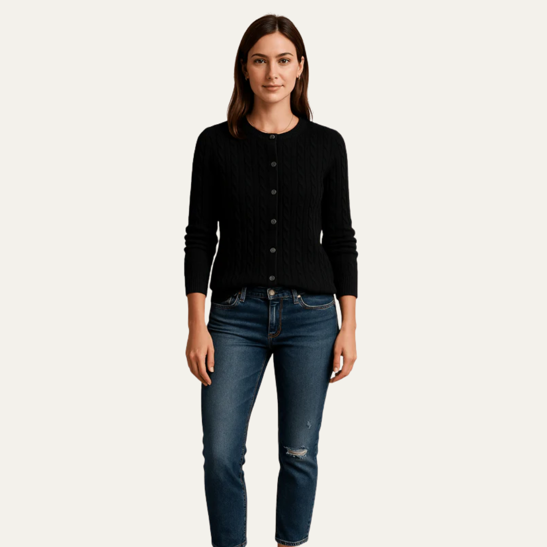 VogeLuxe | Kabelgebreide damescardigan met knoopsluiting 5