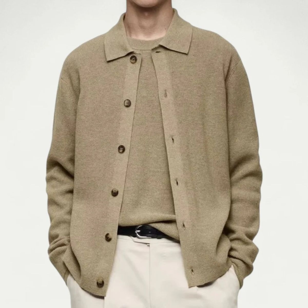 VogeLuxe | Klassieke herencardigan met knoopjes 1