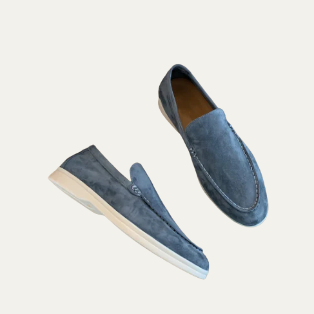 VogeLuxe | Minimalistische suède loafers voor heren 3