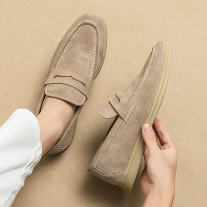 VogeLuxe | Suède loafers voor heren, instappers en casual schoenen met zacht comfort 1