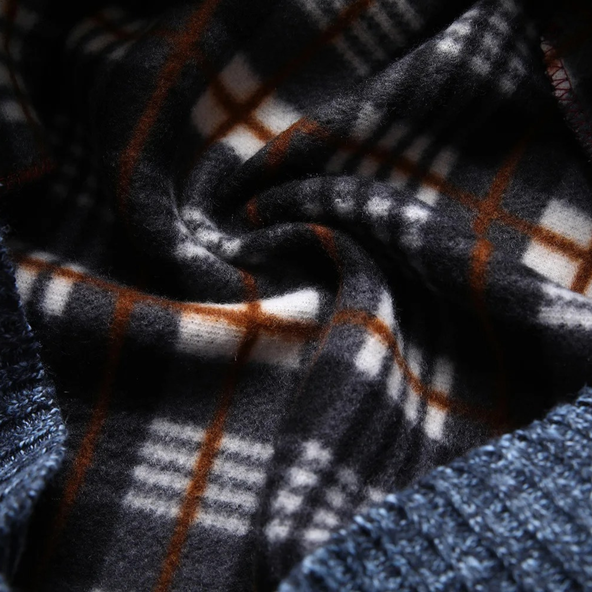 VogeLuxe | Verfijnd gebreid vest met knopen voor heren 4