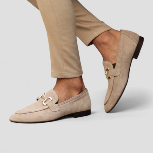 VogeLuxe | Verfijnde gouden accentloafers voor heren 0