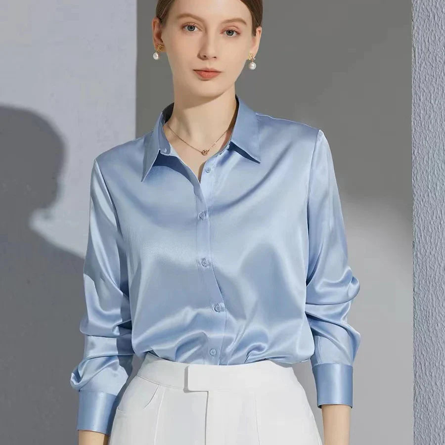 Glossy's Luxe Satijnen Blouses: Tijdloze Elegante Tops in Effen Kleuren