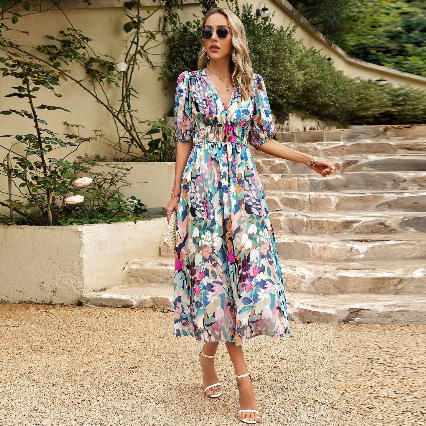 Vrouwen Flatterende V hals en elastische taille Midi zomerjurk - Linda