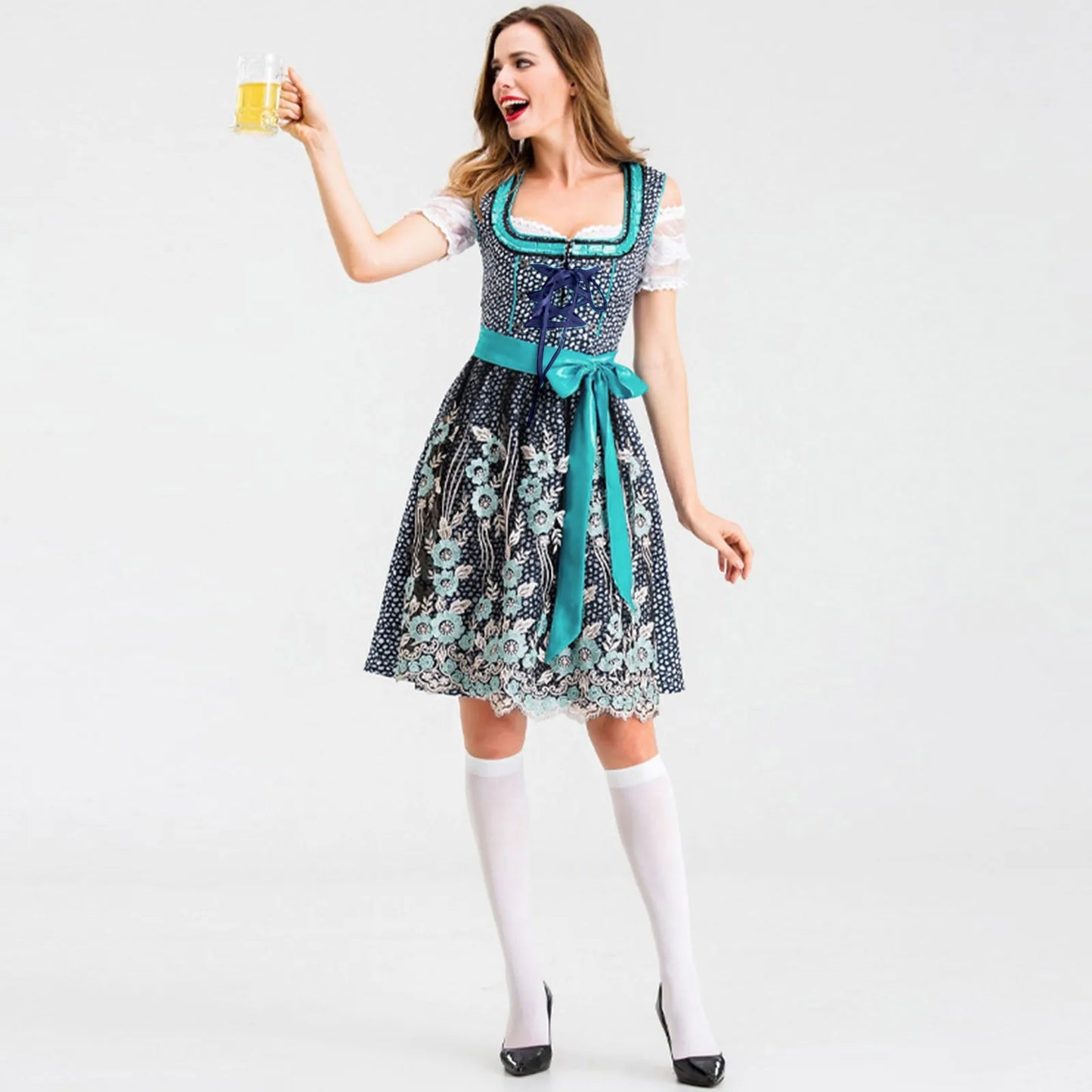 Stralend op het Oktoberfest in onze Betoverende Dirndl Jurk!