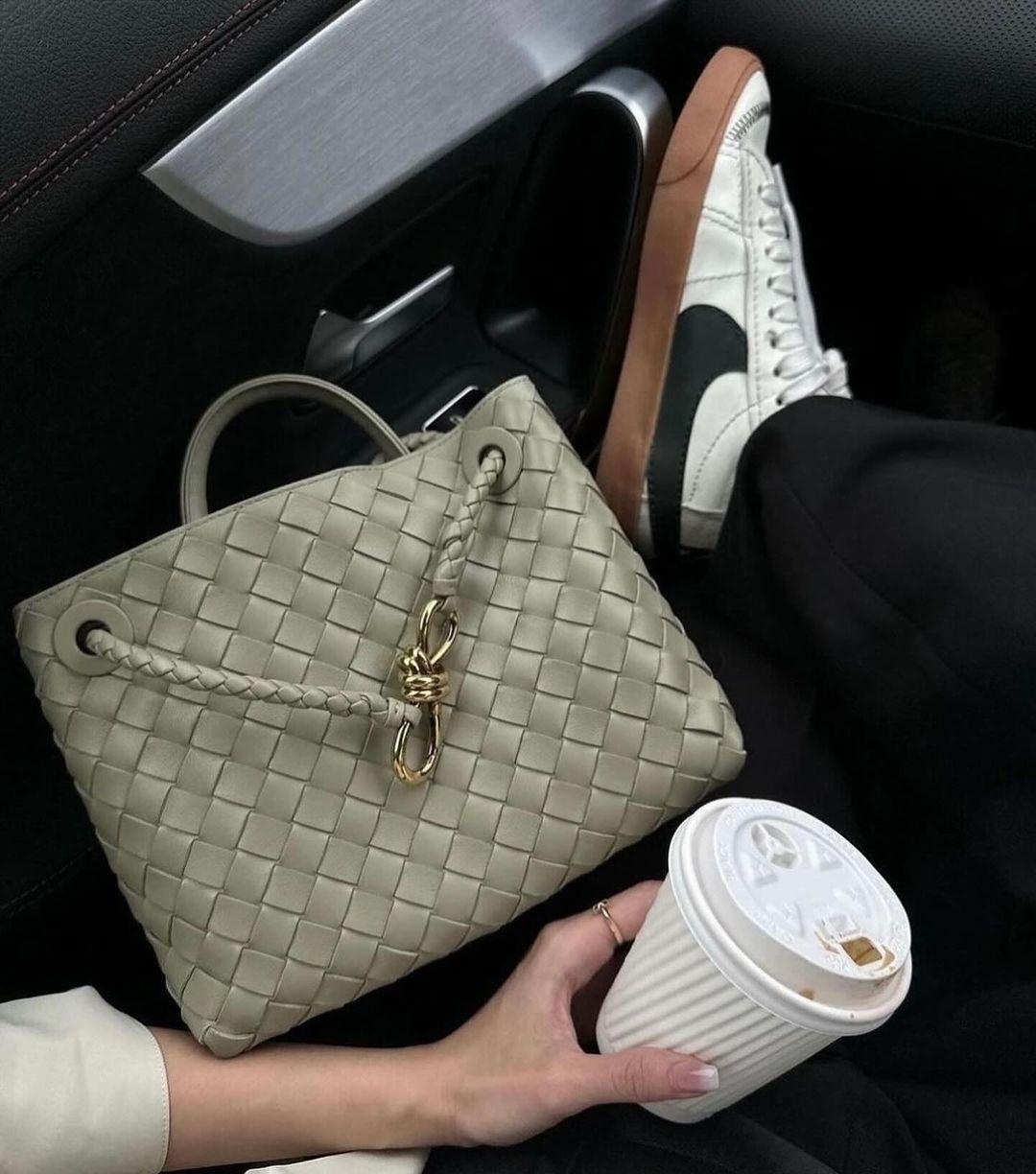 Geweven Vegan Leren Shopper – Tijdloze Stijl en Duurzaam Design