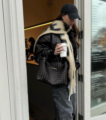 Geweven Vegan Leren Shopper – Tijdloze Stijl en Duurzaam Design