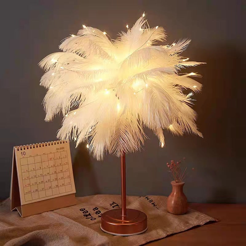 Unieke Ostrich Nachtlampje Rosegoud met Veren Decoratie