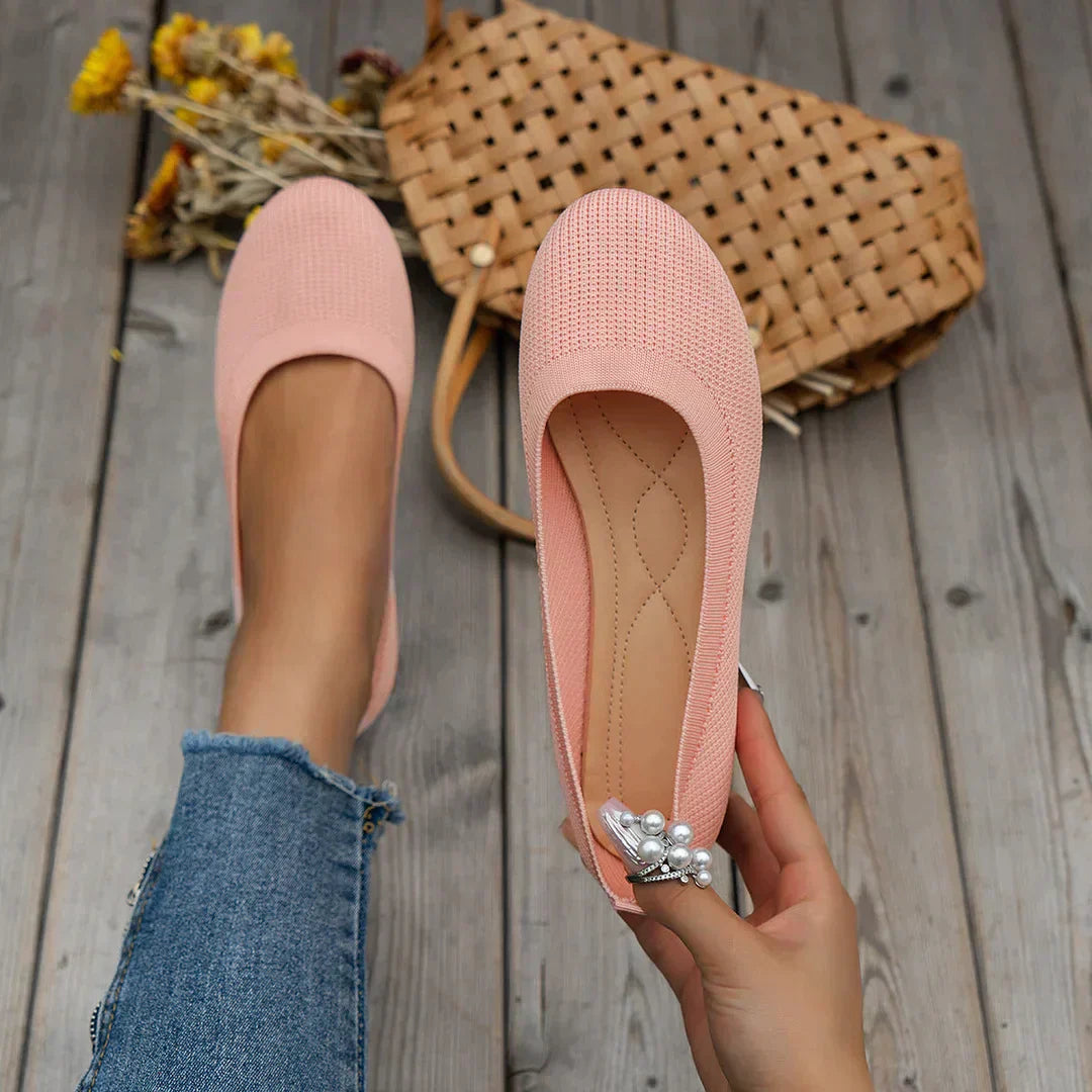 Roze comfortabele schoenen van het merk Xelara, met een elastische ribstof en een flexibele zool, ideaal voor dagelijks gebruik met stijl en comfort.