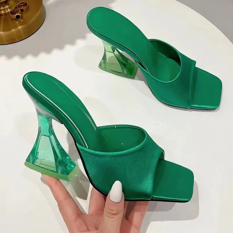 Zomer Luxe Slippers van GlamourBloom