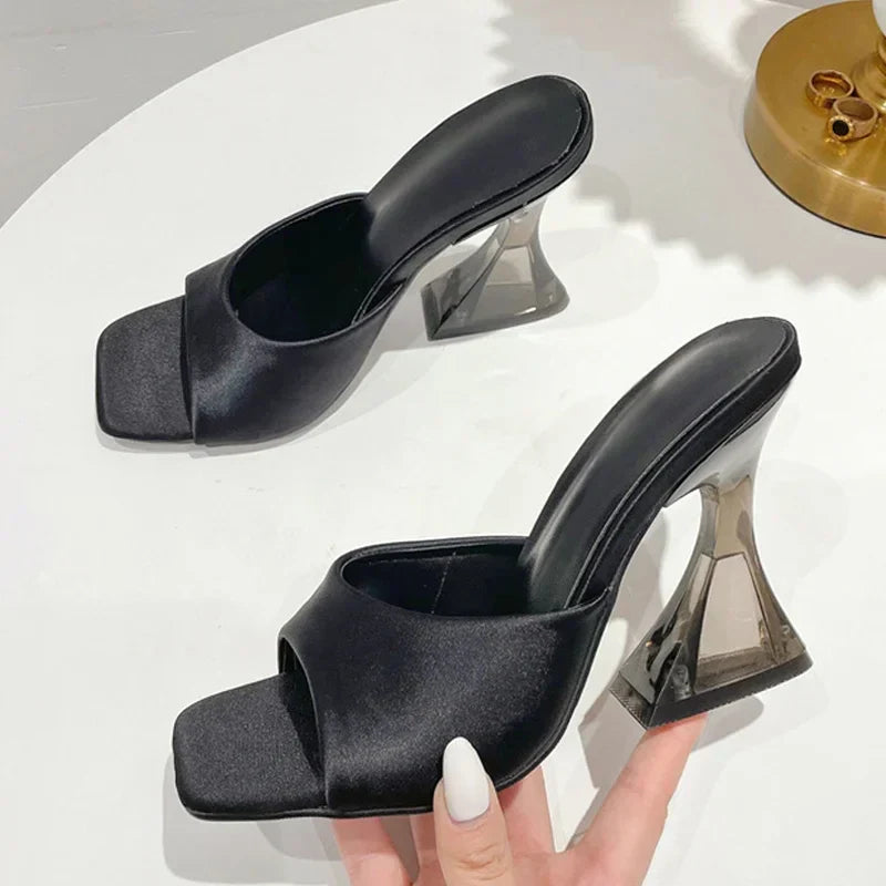 Zomer Luxe Slippers van GlamourBloom