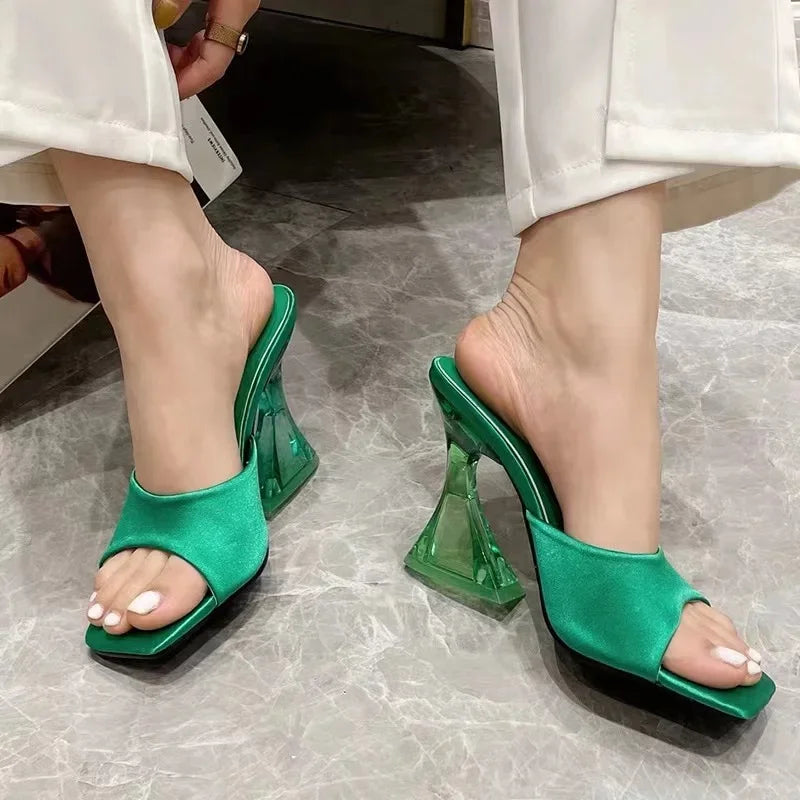 Zomer Luxe Slippers van GlamourBloom
