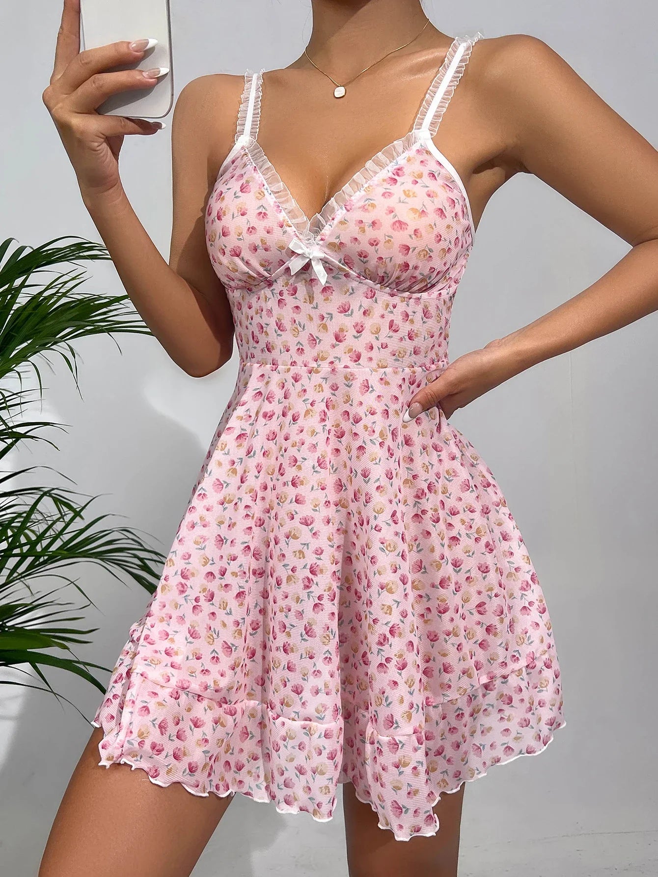 Aurora Luxe Zomerse Bloemen Kant Nachthemd