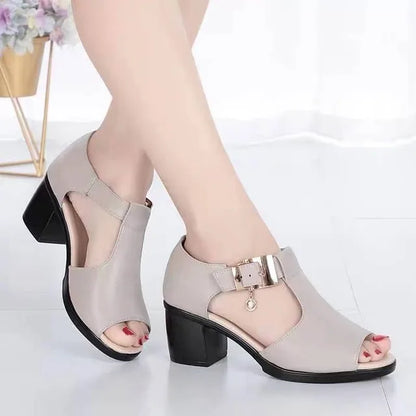T-Strap Sandaal met Blokhak van Luna Lucida