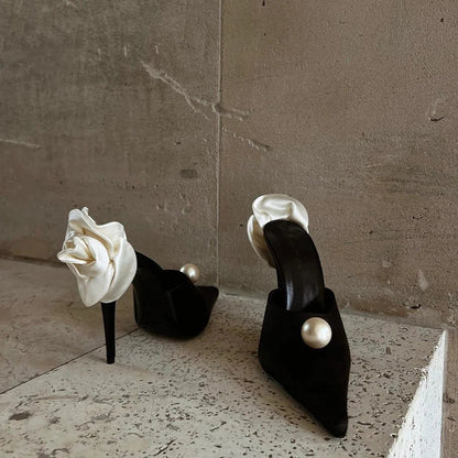 Zwarte Satijnen Parelstiletto's  Roya Eleganza