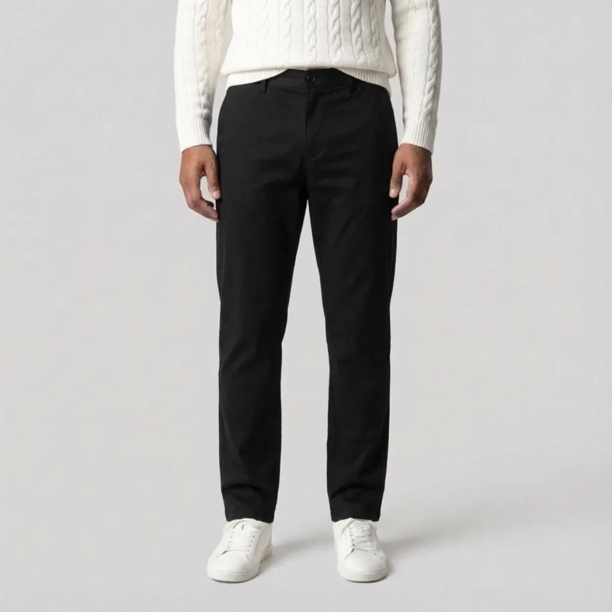 Zwarte chino met regular fit en rechte pijpen
