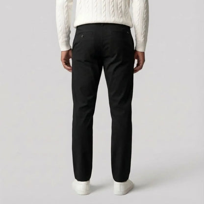 Zwarte chino met regular fit en rechte pijpen