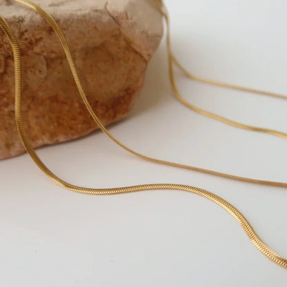 Slanke Slangenketting Zilveren Halsketting Isis Stijl
