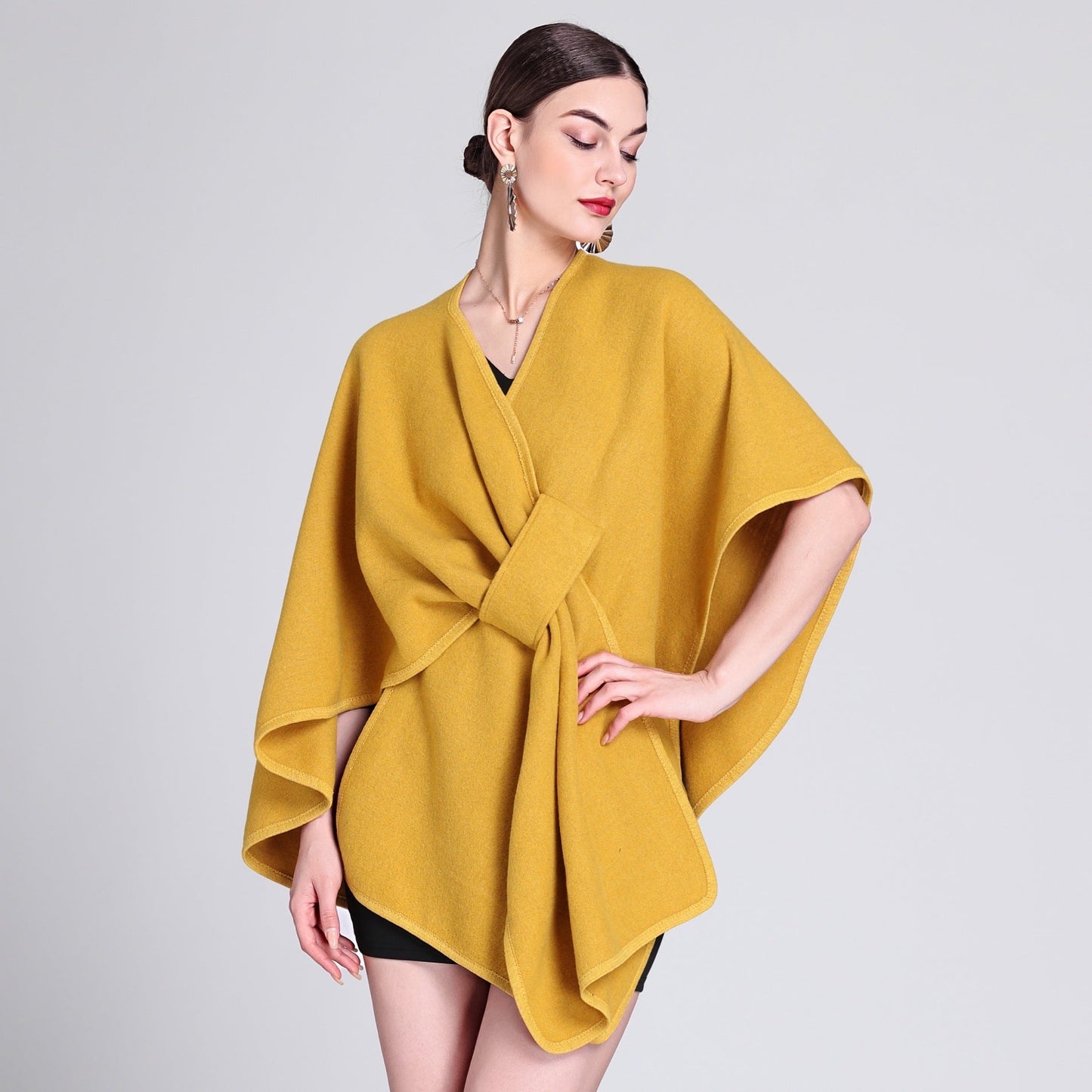 Dames Poncho Stijlvol met Riem en Elegant Design