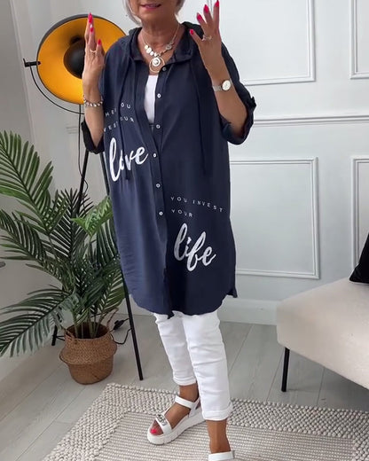 Blouse met Capuchon en Knopen Letterdruk - Mode Vibes