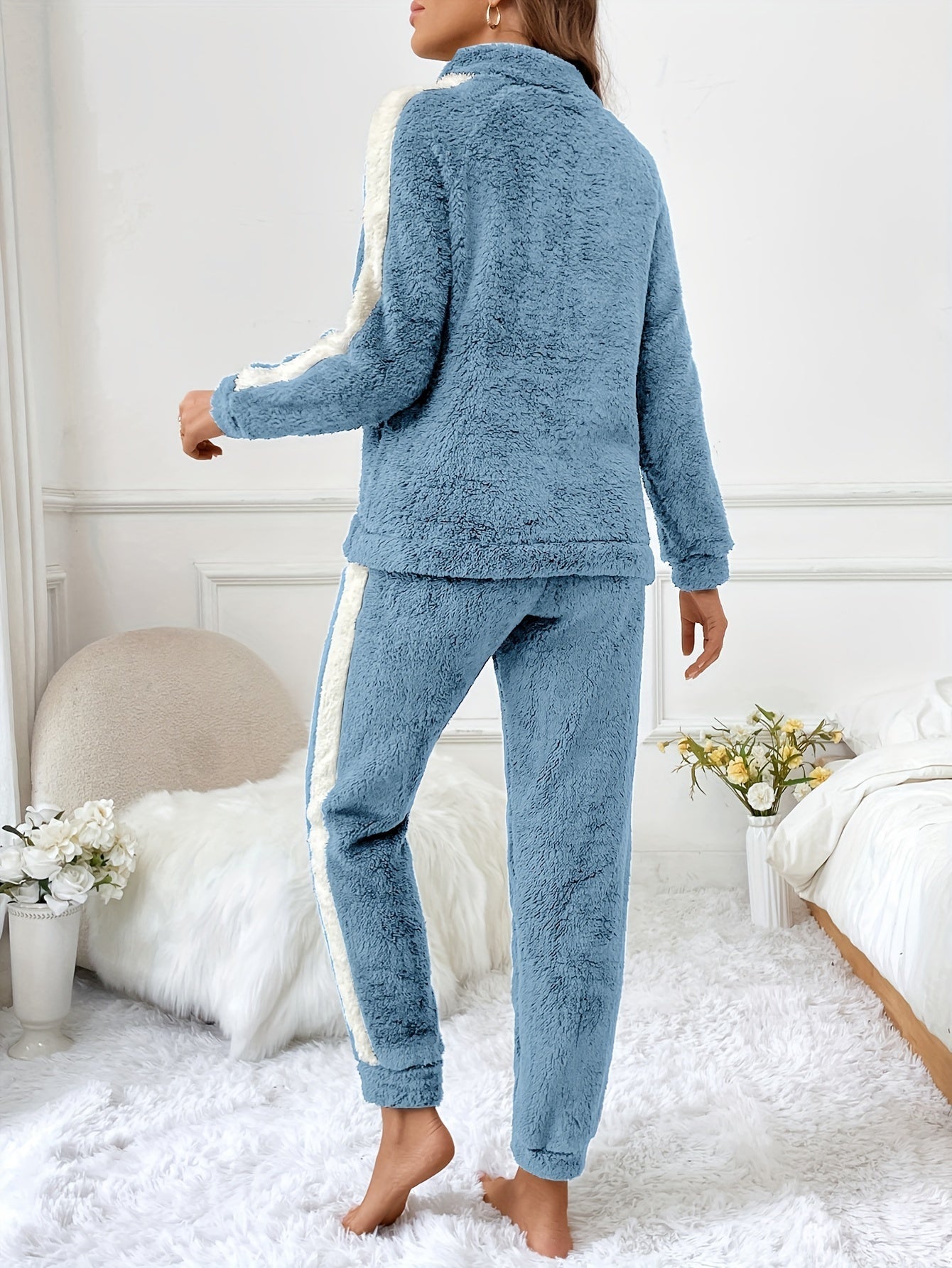 Zachte Pluche Pyjama Set met Kleuraccenten voor Dames