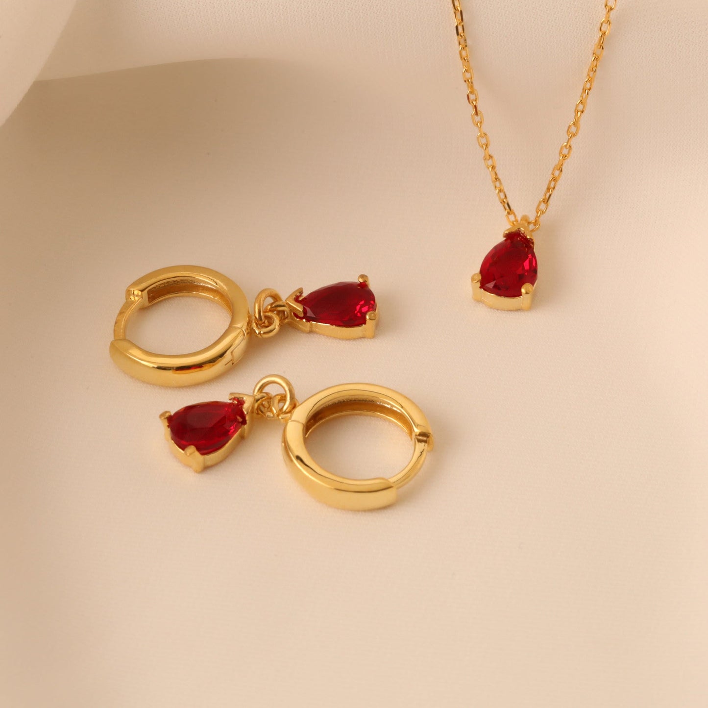 Geboortesteen Sieradenset Granaat met Ketting en Oorbellen