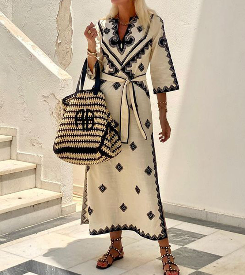 Kaftan Mekko - Kirjailtu - V-pääntie - Vyöllä-Mekot-EmiyoSuomi