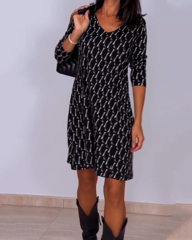 V-hals Jurk met Diamant Print Rok - Mode Vibes