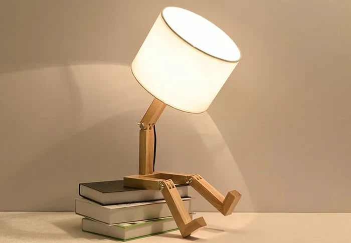 Houten Tafellamp met Boekenrek en Dimbare Verlichting