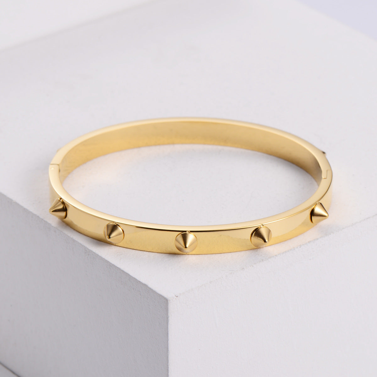 Dames RVS Armband met Studs Elegant Zilverkleurig