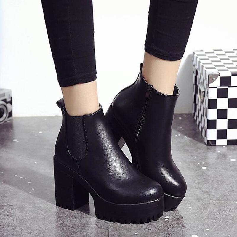 Stoere Enkellaarsjes met Plateau Zwart Leer - Mode Vibes