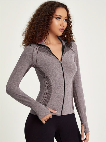 Esmée | Sportief track jacket met lange mouw en volledige rits in zwart in de kleur Grijs voor dames in stijl geschikt voor alle seizoenen.