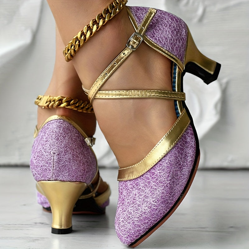 Elegante Hakken met Buckle Straps en Glanzend Leer
