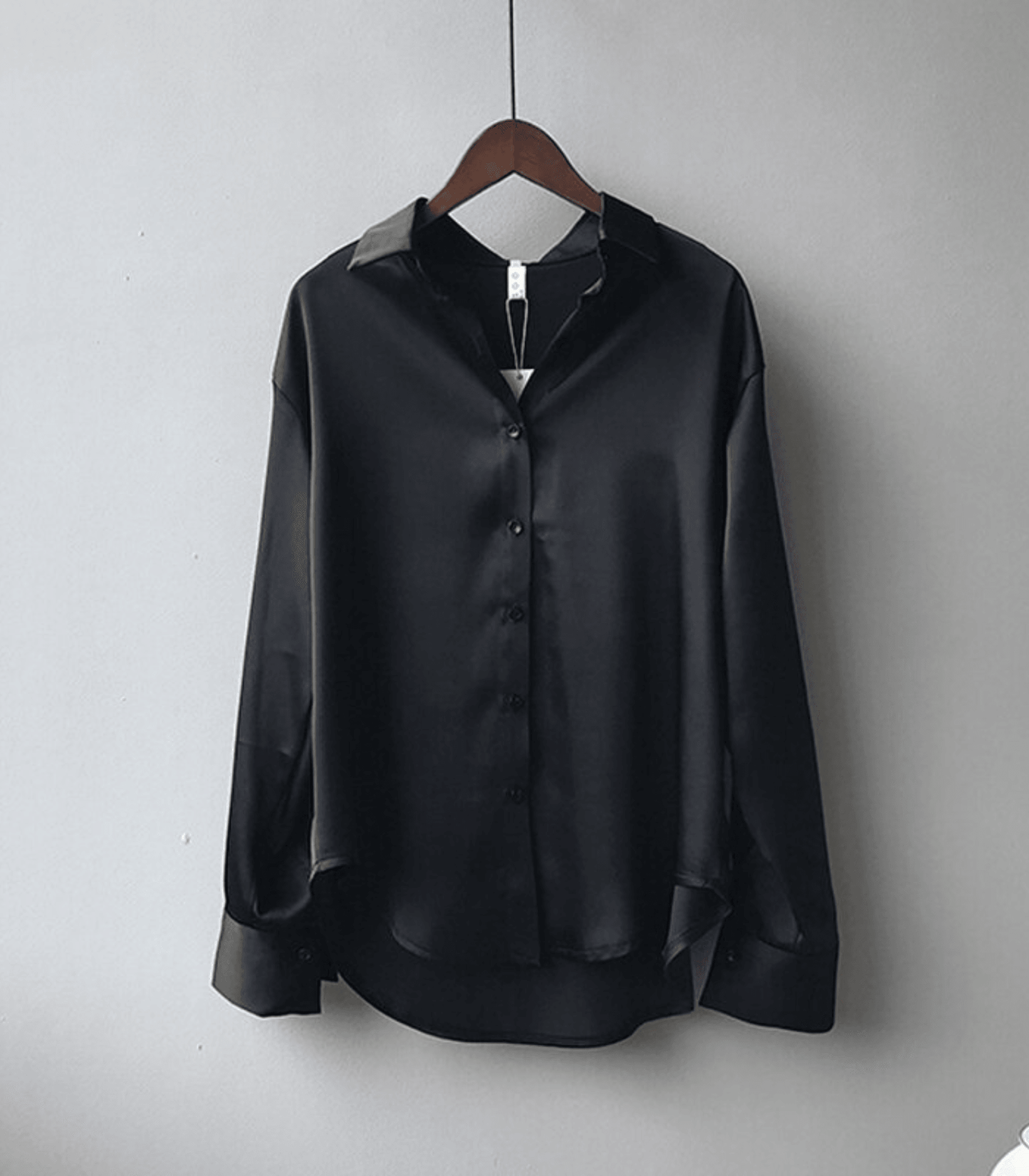 Anna | Camicia di seta con bottoni
