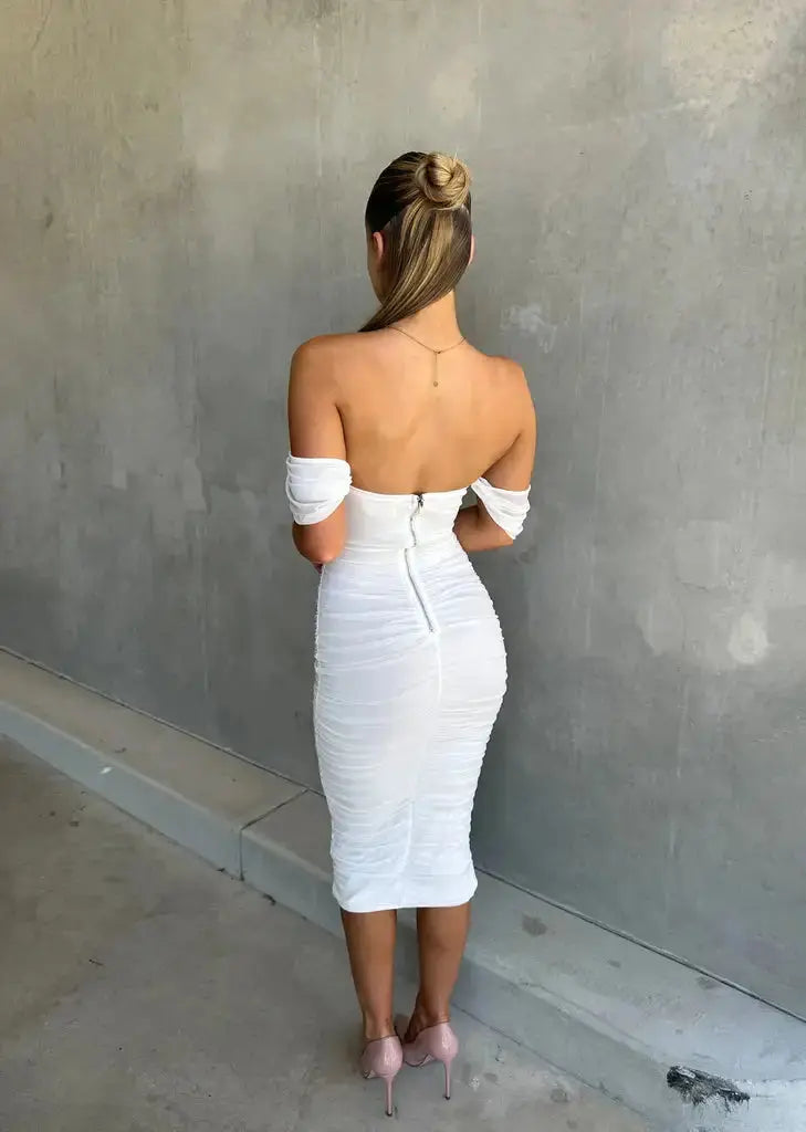 Witte Midi Jurk Off-Shoulder Ruches Elegante Bodycon