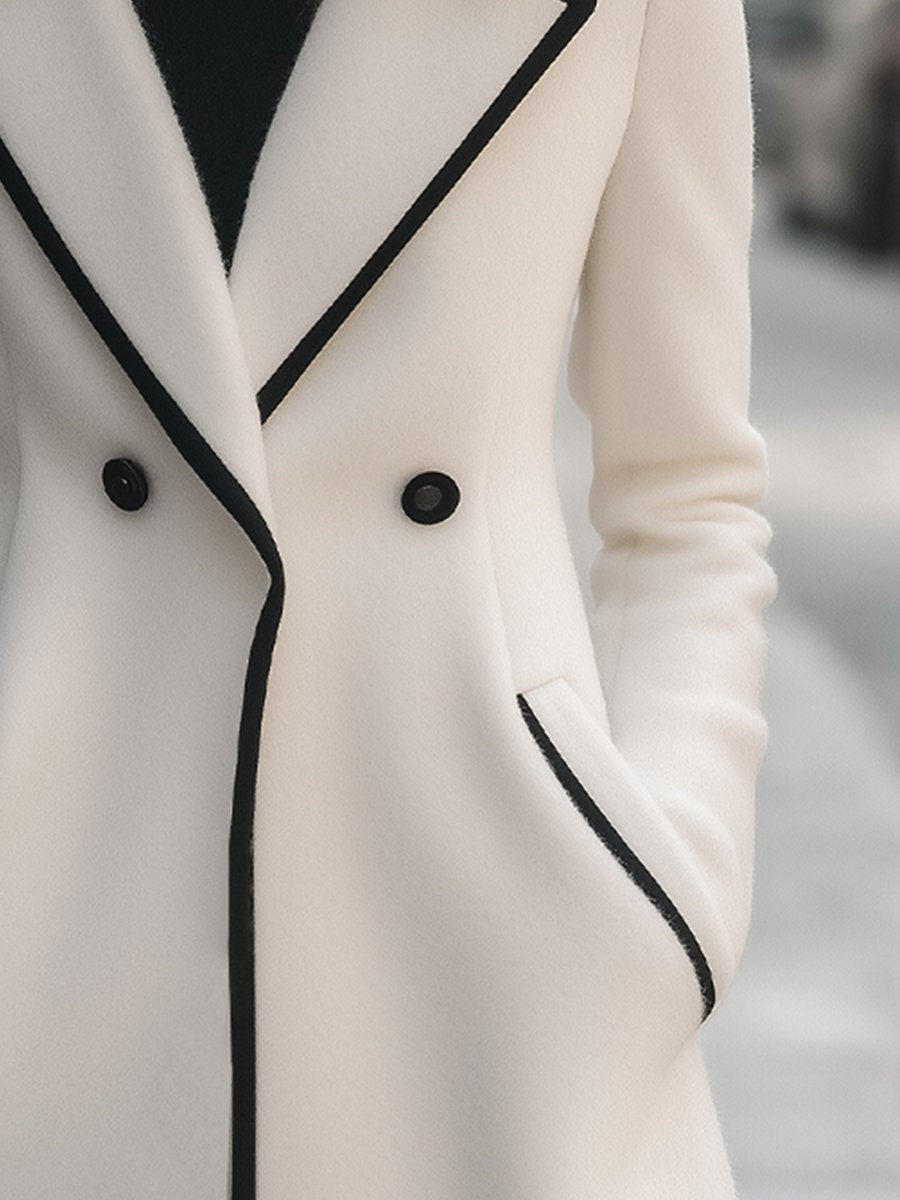 Witte Damesjas met Zwarte Biezen – Dubbelrijig & Elegant