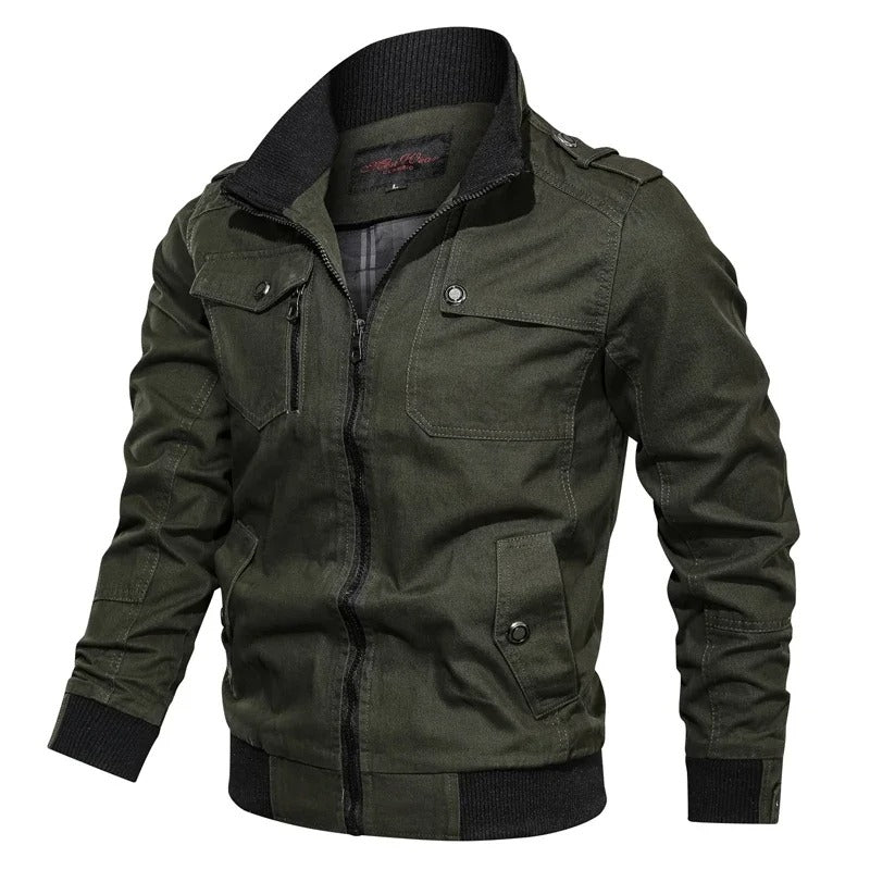 Zomerjas voor heren, perfect voor een trendy motorfietsstijl in diverse outfits. Ideaal voor lente en zomer, met een modieus en comfortabel ontwerp. Maattabel (cm): M - borst 104, lengte 66, schouder 44, mouwen 63.5 | L - borst 108, lengte 68, schouder 45.2, mouwen 65 | XL - borst 112, lengte 70, schouder 46.4, mouwen 66.5 | 2XL - borst 116, lengte 72, schouder 47.6, mouwen 68 | 3XL - borst 120, lengte 74, schouder 48.8, mouwen 69.5 | 4XL - borst 124, lengte 76, schouder 50, mouwen 71