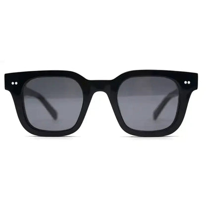Lex | Zonnebril met donkere glazen in de kleur Zwart voor heren in stijl ideaal voor de lente.