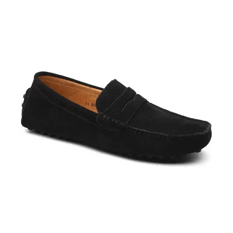 Liam | Suède driver instappers in de kleur Zwart voor heren in Heritage stijl ideaal voor de lente.