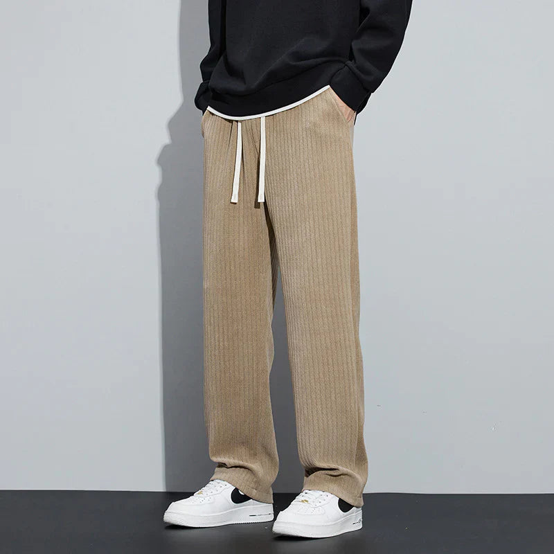 Memphis | Zwarte fluwelen broek in de kleur Beige voor heren in stijl geschikt voor alle seizoenen.