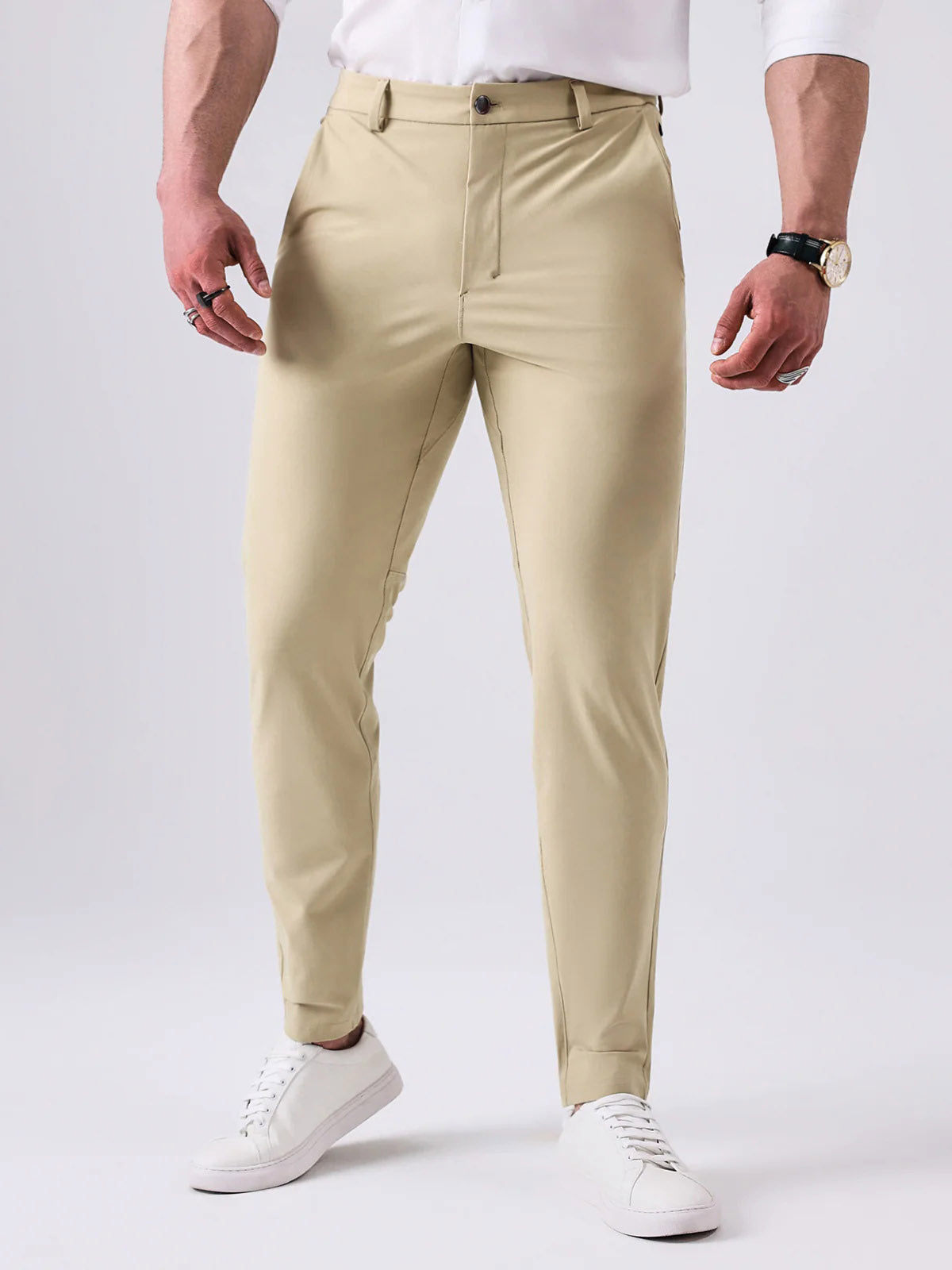 Mike | Slanke broek in de kleur Bruin voor heren in stijl geschikt voor alle seizoenen.