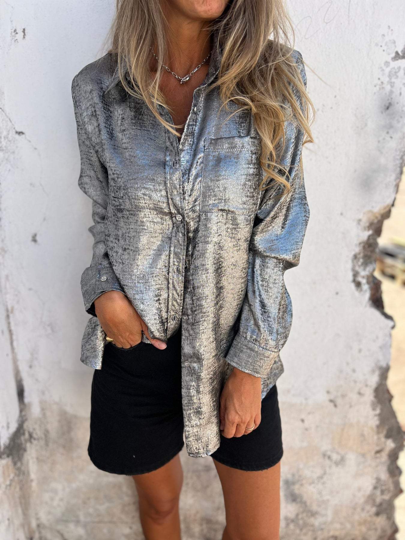 Dames Blouse – Oversized Shirt met Glanzende Textuur – Casual & Chic