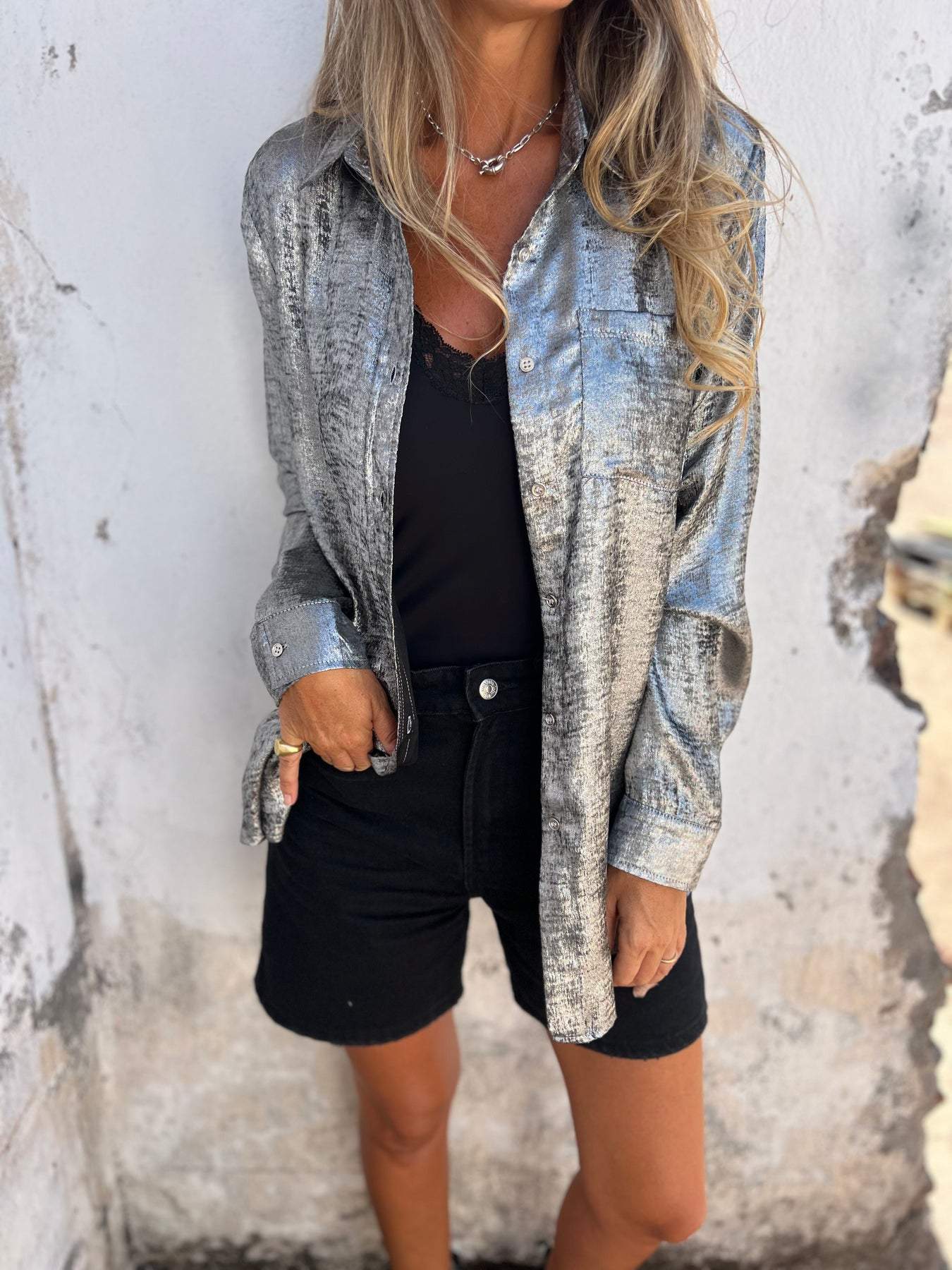 Dames Blouse – Oversized Shirt met Glanzende Textuur – Casual & Chic
