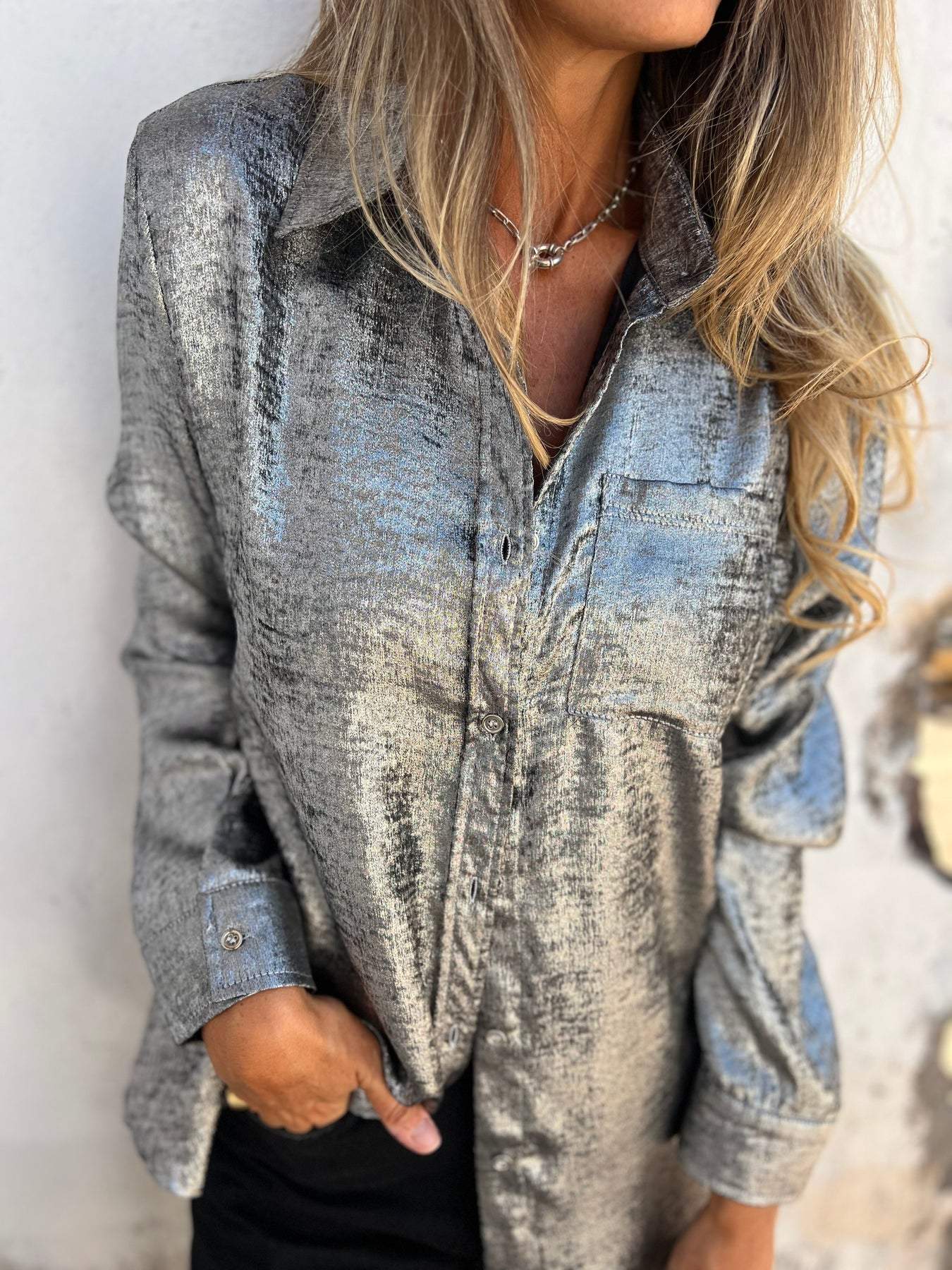 Dames Blouse – Oversized Shirt met Glanzende Textuur – Casual & Chic