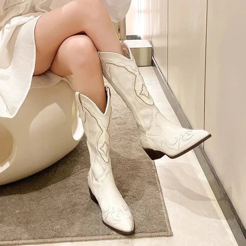Cristalline | Stivali Cowboy Donna con Dettagli Ricamati in Pelle Sintetica Nera 2