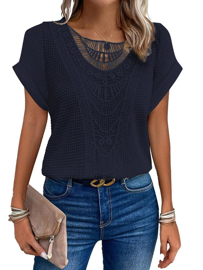 Elara – Dames Gehaakte Top met Kantdetails en Korte Mouwen